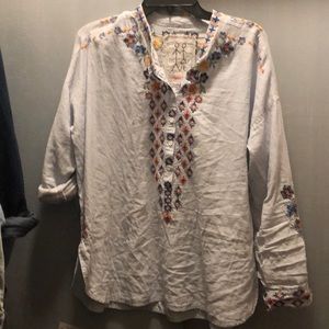 Johnny was embroidered blouse